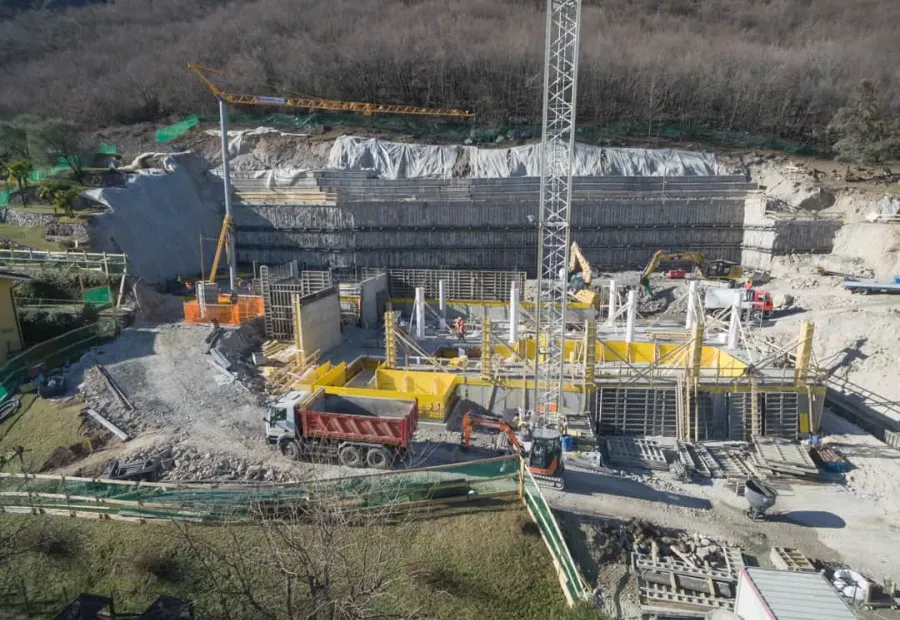 PORLEZZA (CO) – HOTEL “PARCO SAN MARCO”