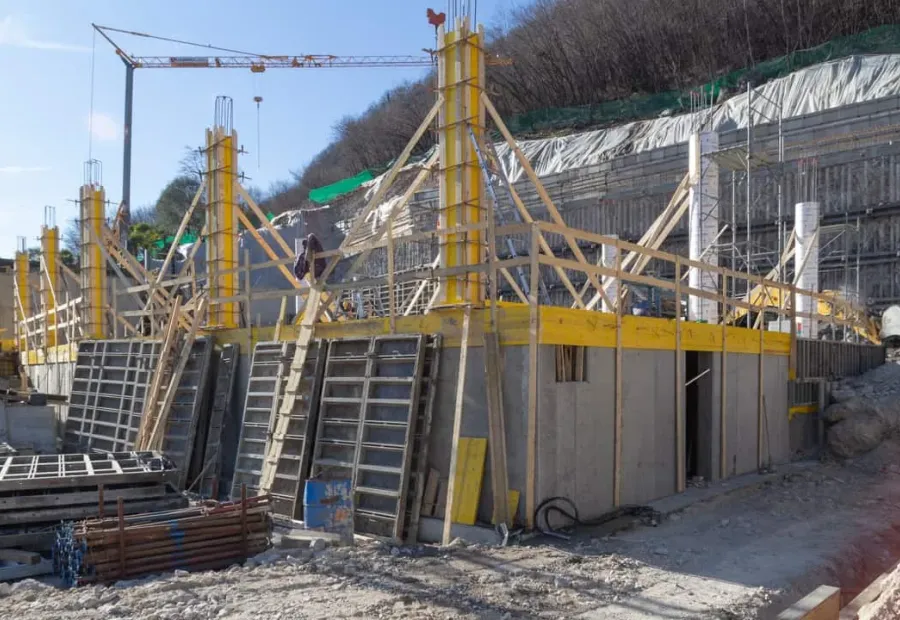 PORLEZZA (CO) – HOTEL “PARCO SAN MARCO”