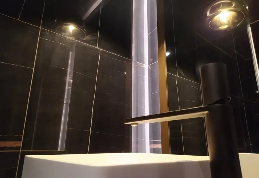 PORLEZZA (CO) – HOTEL “PARCO SAN MARCO”